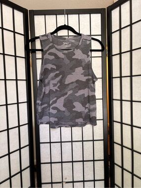 Old Navy Gray Camo Scoop Neck Tank